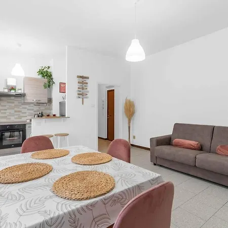 San Siro Stadium 4 Guest Apartment